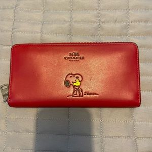 Coach Snoopy wallet